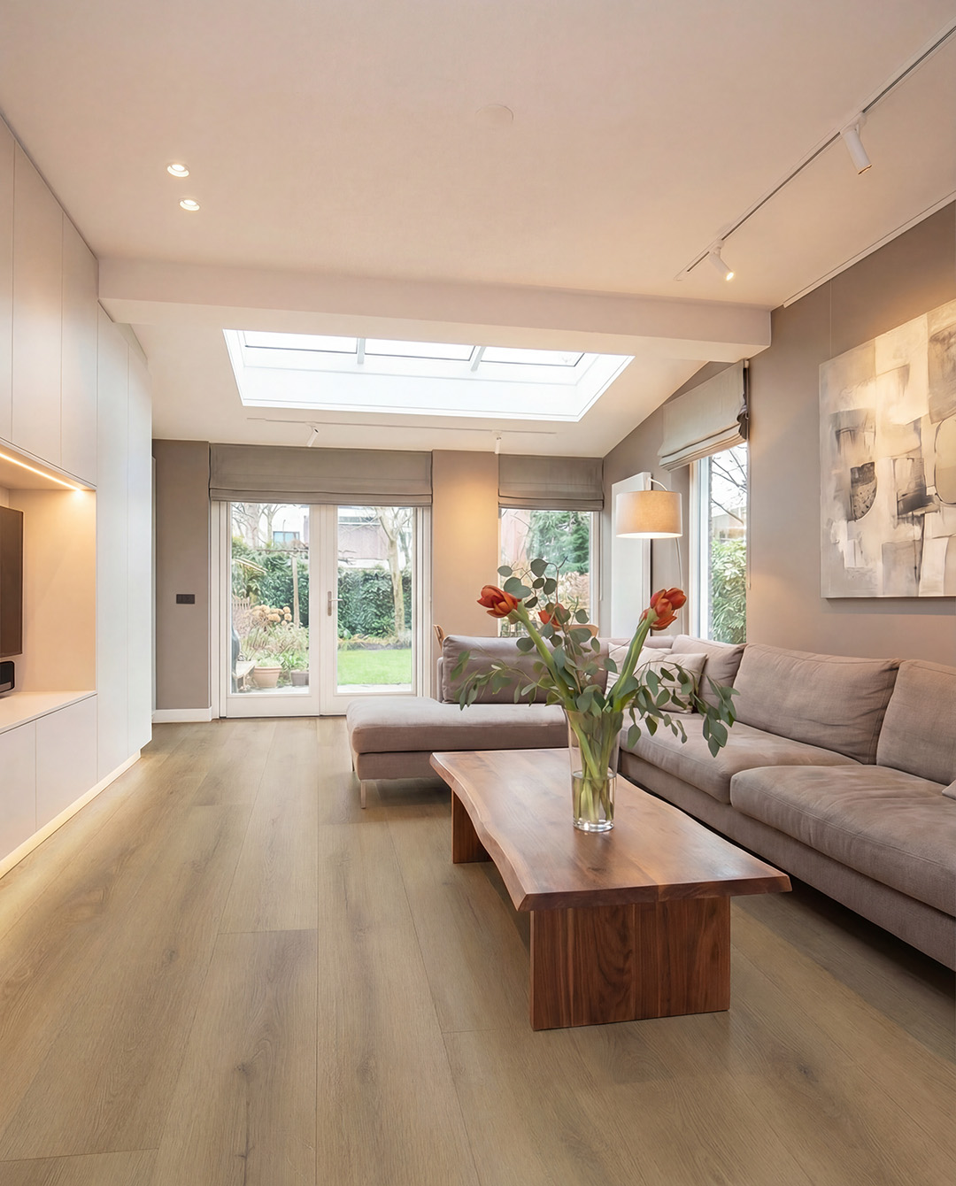woonkamer, bank, salontafel, vinyl plank, natuurlicht