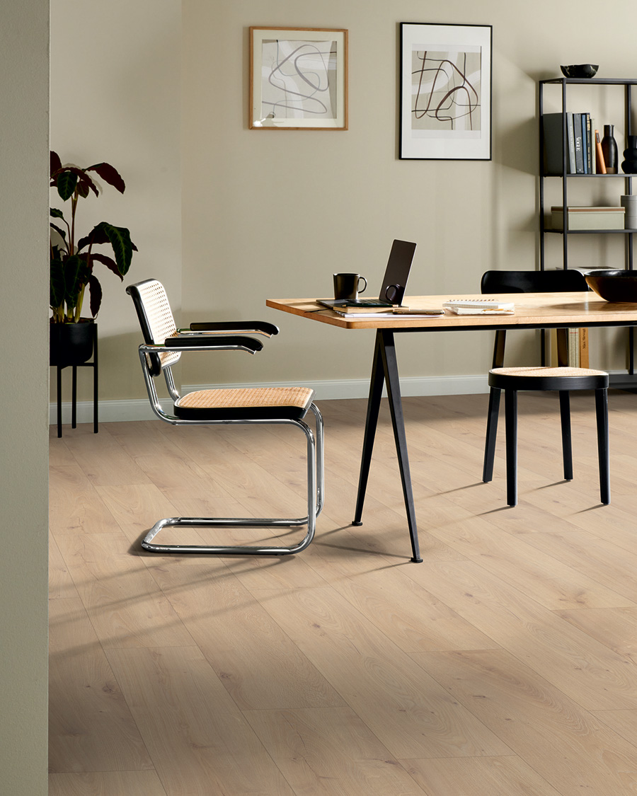 Verdieping, Vloeren, Meubels, Tafel, Interieurontwerp
