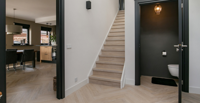 interieur, trap, trappenhuis, open keuken, toilet