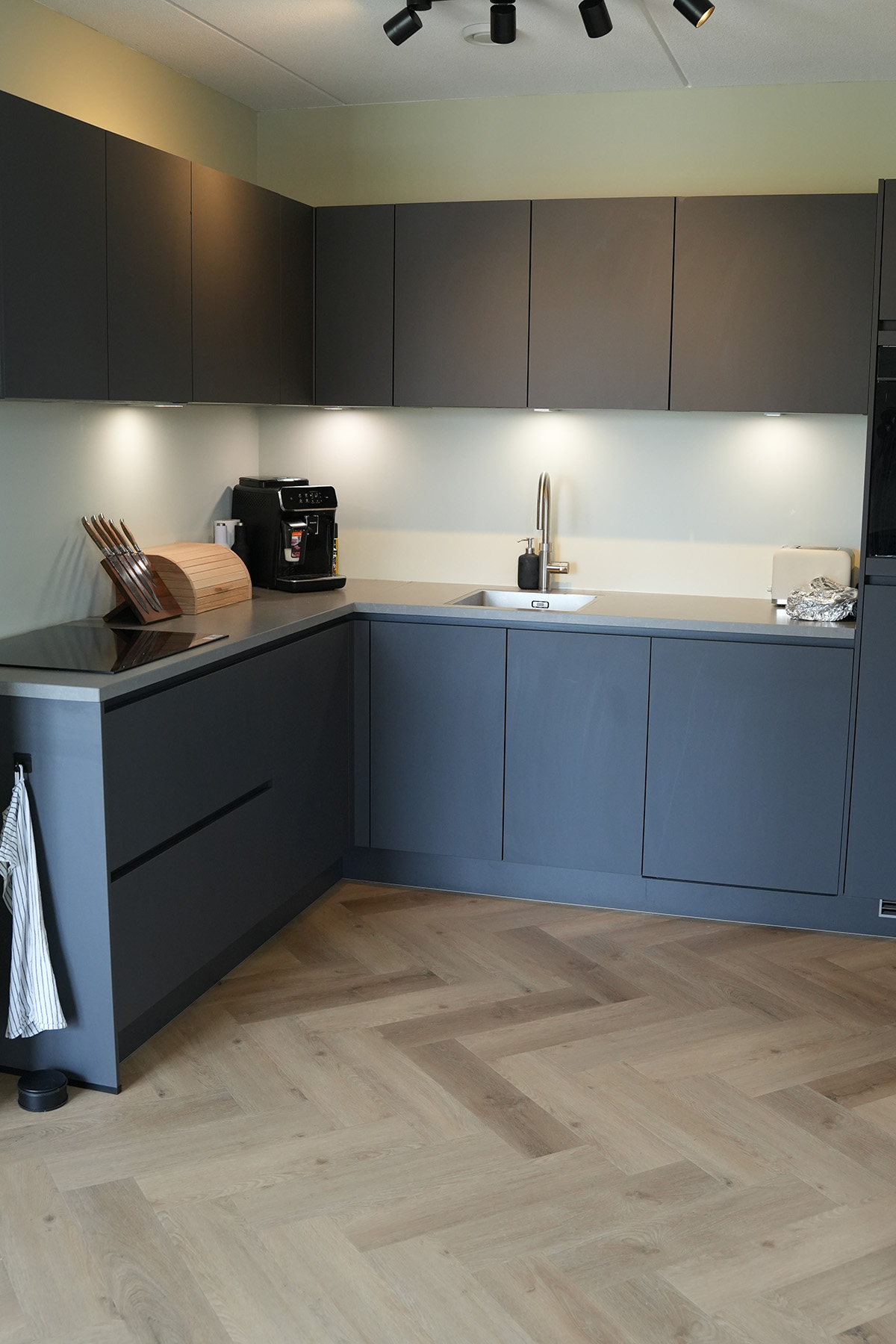 Binnenshuis, Interieurontwerp, Verdieping, Vloeren, Keuken