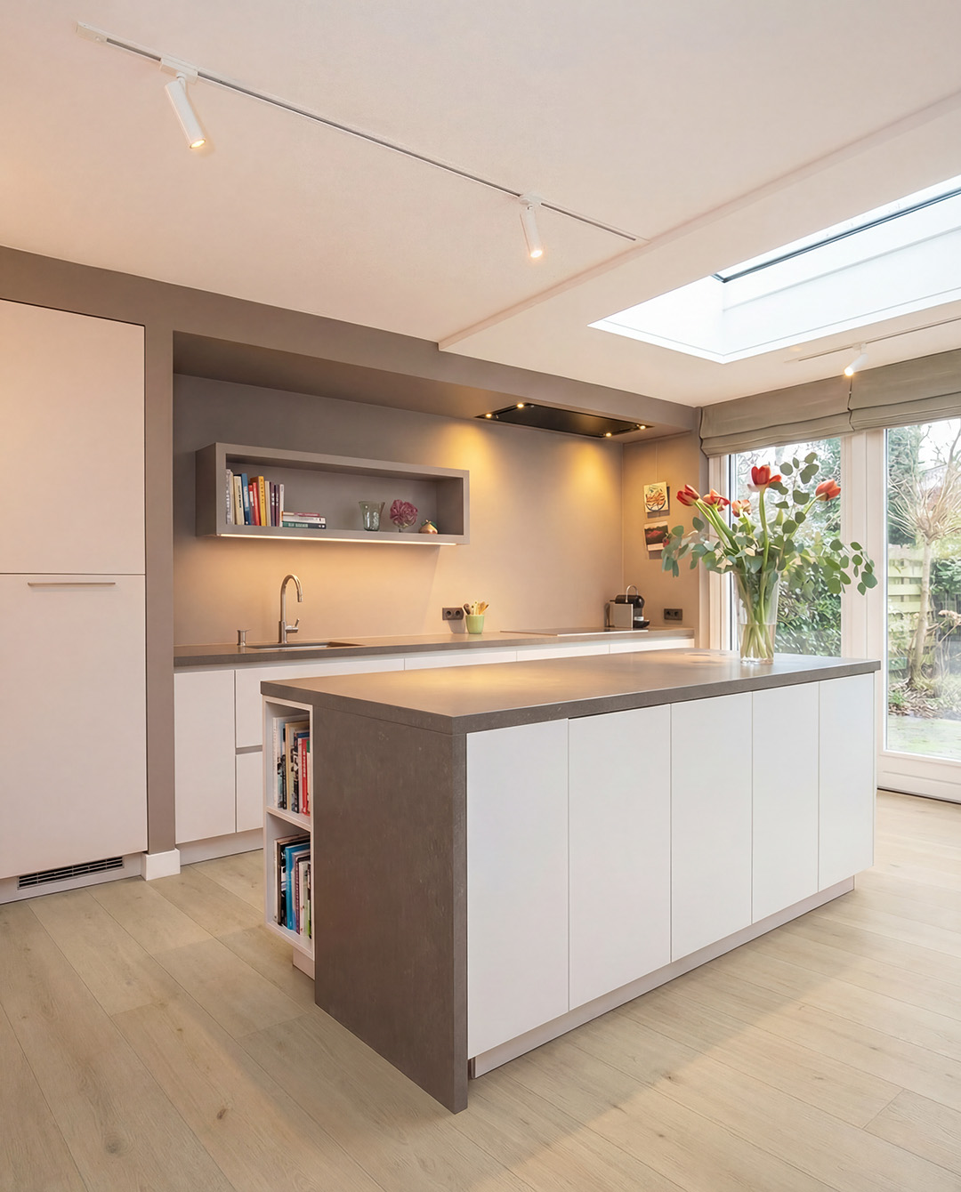 keuken, inbouwblok, eiland, kookeiland, boekenplank