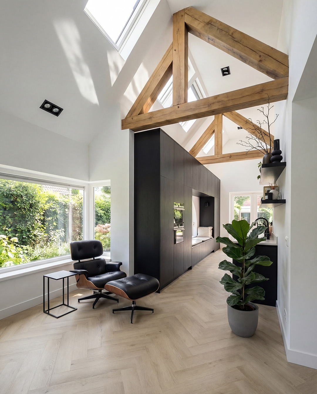 keuken, inrichting, houten balken, loungezetel, planten