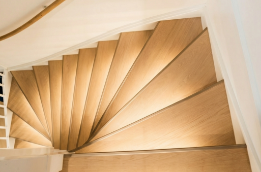 trap, trappen, houten trap, spiraaltrap, interieurbekleding